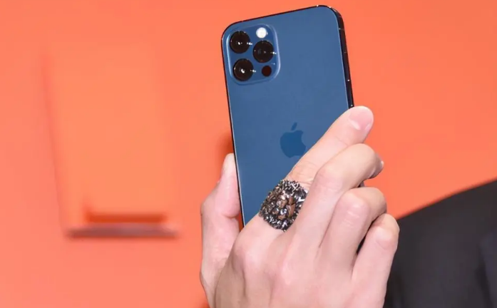 仲巴苹果手机维修分享iPhone12系列重启方法教程 